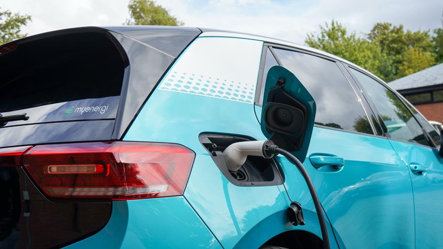 Hausse de 93,6% des voitures électriques en 2023