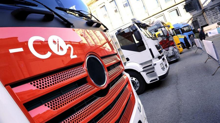 Le Parlement européen maintient les normes d'émission de CO₂ pour les véhicules lourds