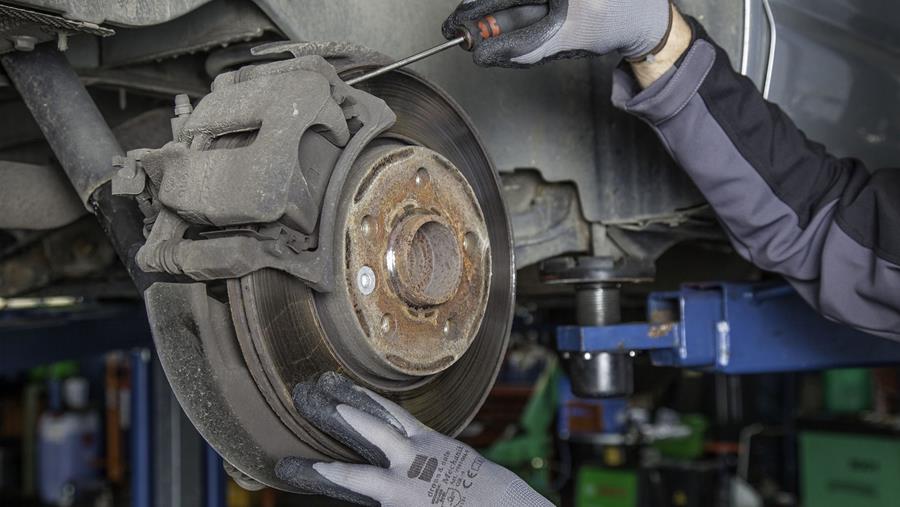 Le second passage au contrôle technique bientôt possible au garage