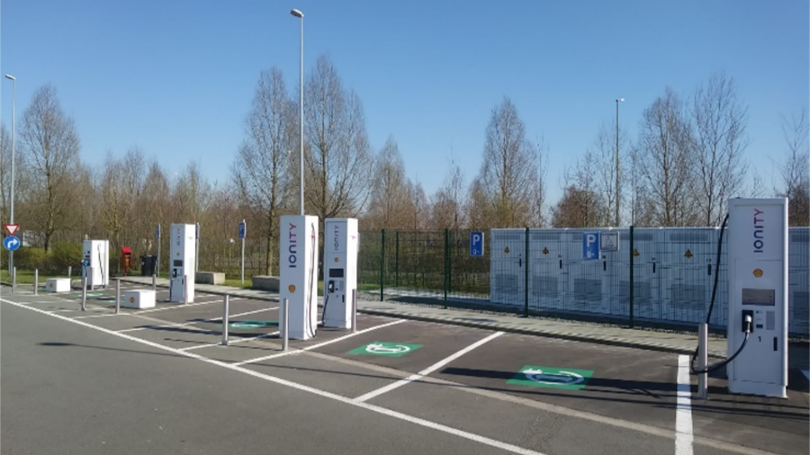 De plus en plus de bornes de recharge publiques pour les véhicules électriques